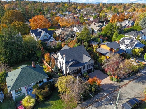 614 Monterey Ave, Oak Bay, BC 