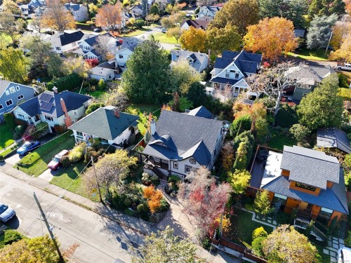 614 Monterey Ave, Oak Bay, BC 