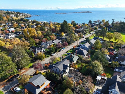 614 Monterey Ave, Oak Bay, BC 