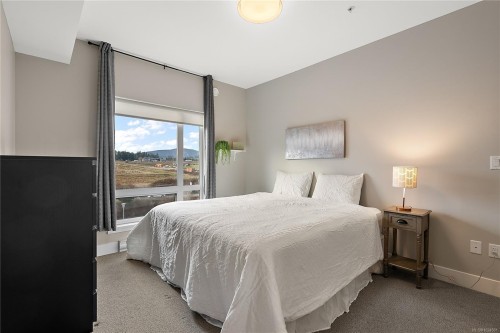 402-2500 Hackett Cres, Central Saanich, BC - Indoor Photo Showing Bedroom