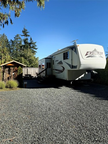 44-6050 Island Hwy, Qualicum Beach, BC 