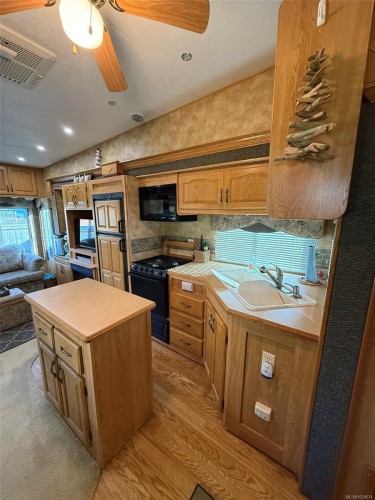 44-6050 Island Hwy, Qualicum Beach, BC 