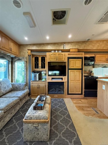 44-6050 Island Hwy, Qualicum Beach, BC 