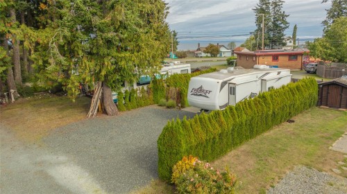 44-6050 Island Hwy, Qualicum Beach, BC 