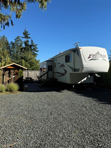 44-6050 Island Hwy, Qualicum Beach, BC 