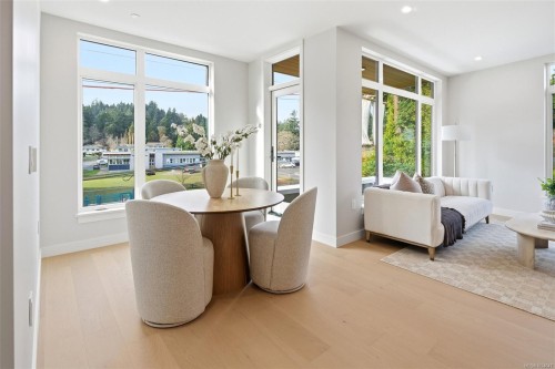 306-5229 Cordova Bay Rd, Saanich, BC - Indoor