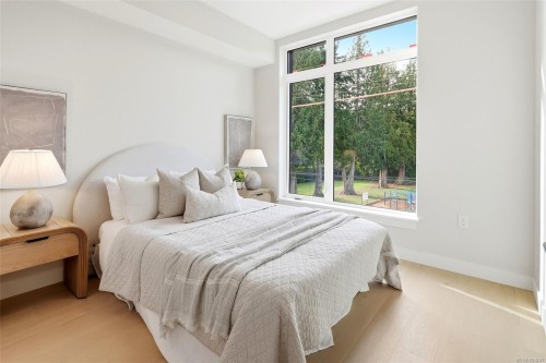 306-5229 Cordova Bay Rd, Saanich, BC - Indoor Photo Showing Bedroom