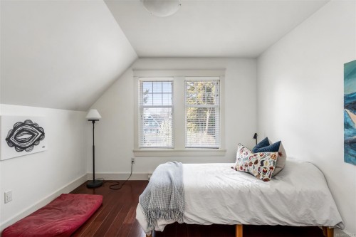 590 Simcoe St, Victoria, BC - Indoor Photo Showing Bedroom