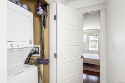 590 Simcoe St, Victoria, BC - Indoor Photo Showing Laundry Room