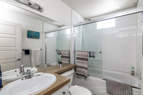 590 Simcoe St, Victoria, BC - Indoor Photo Showing Bathroom