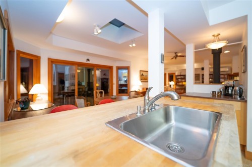 165 Pilkey Point Rd, Thetis Island, BC 