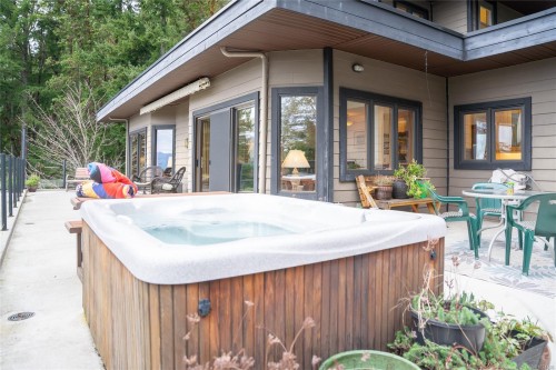 165 Pilkey Point Rd, Thetis Island, BC 