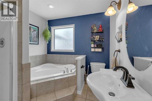 18 Lampard Crescent, Red Deer, AB - Indoor Photo Showing Bathroom
