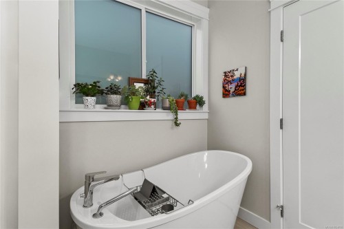 116 Walworth Rd, Campbell River, BC 