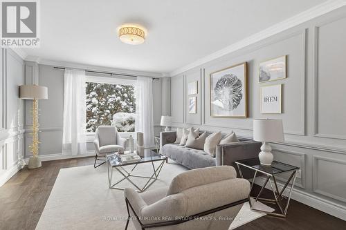 946 Nora Drive, Burlington, ON - Indoor Photo Showing Living Room