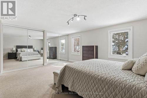 946 Nora Drive, Burlington, ON - Indoor Photo Showing Bedroom