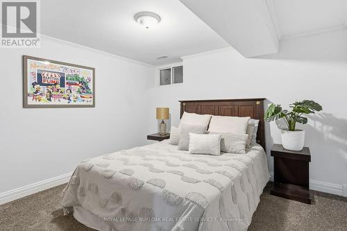 946 Nora Drive, Burlington, ON - Indoor Photo Showing Bedroom
