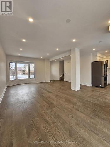 2084 Hunt Crescent, Burlington, ON - Indoor