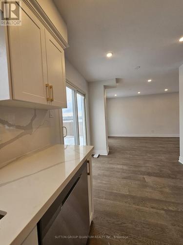 2084 Hunt Crescent, Burlington, ON - Indoor