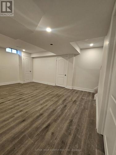 2084 Hunt Crescent, Burlington, ON - Indoor