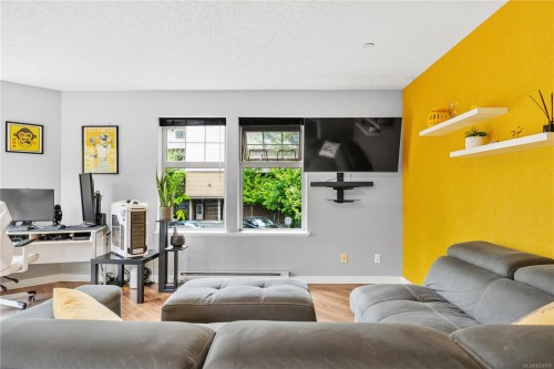 201-908 Brock Ave, Langford, BC - Indoor Photo Showing Living Room