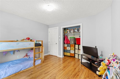 201-908 Brock Ave, Langford, BC - Indoor Photo Showing Bedroom