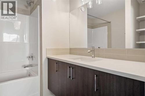 72, 285 Chelsea Court, Chestermere, AB - Indoor Photo Showing Bathroom