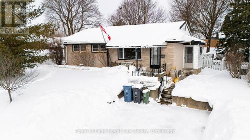 35 DUMBARTON STREET  Guelph (Riverside Park), ON N1E 3T4