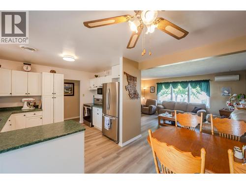 238 Huth Avenue, Penticton, BC - Indoor Photo Showing Other Room