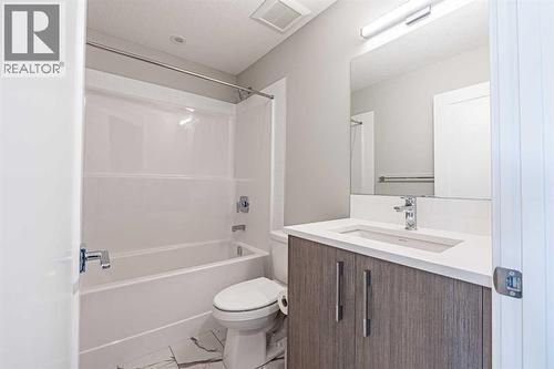 129 Dawson Wharf View, Chestermere, AB - Indoor Photo Showing Bathroom
