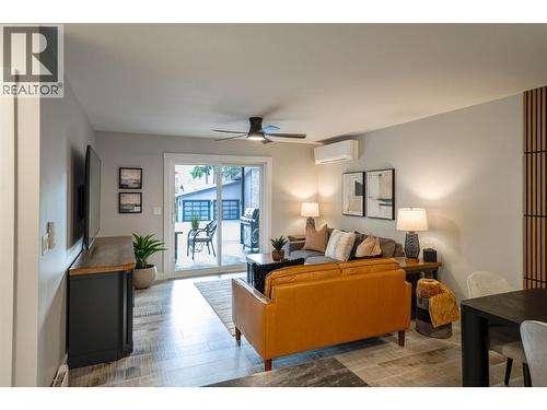 Suite - 3410 Lakeshore Road Ne, Salmon Arm, BC - Indoor Photo Showing Living Room