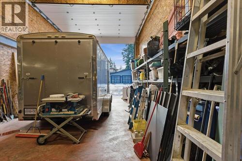 3410 Lakeshore Road Ne, Salmon Arm, BC - Indoor Photo Showing Garage
