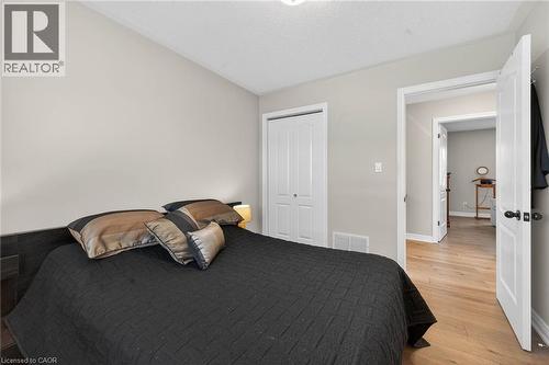 28 Buchanan Drive, Caledonia, ON - Indoor Photo Showing Bedroom