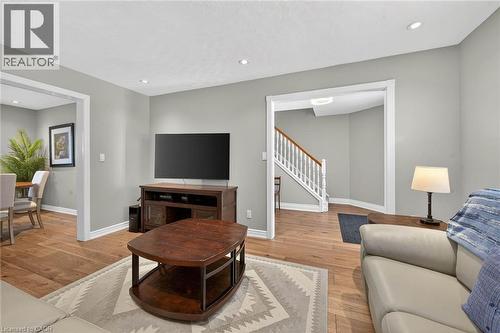 28 Buchanan Drive, Caledonia, ON - Indoor Photo Showing Living Room