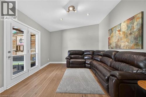 28 Buchanan Drive, Caledonia, ON - Indoor Photo Showing Living Room