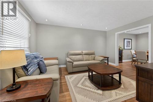 28 Buchanan Drive, Caledonia, ON - Indoor Photo Showing Living Room