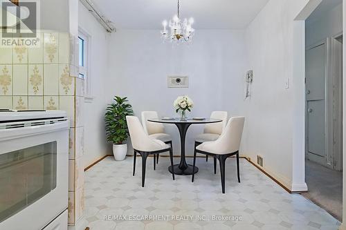 Virtually staged - 2510 Donnavale Drive, Mississauga, ON - Indoor Photo Showing Dining Room