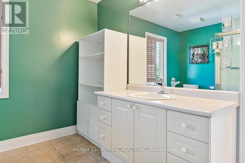 2510 Donnavale Drive, Mississauga, ON - Indoor Photo Showing Bathroom