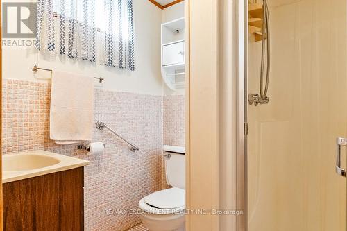 2510 Donnavale Drive, Mississauga, ON - Indoor Photo Showing Bathroom