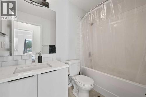 1104, 220 Seton Grove Se, Calgary, AB - Indoor Photo Showing Bathroom