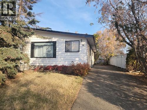 38 Wells Street  Red Deer, AB T4N 5Y3
