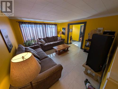 20 Second Ave, Wawa, ON - Indoor Photo Showing Living Room