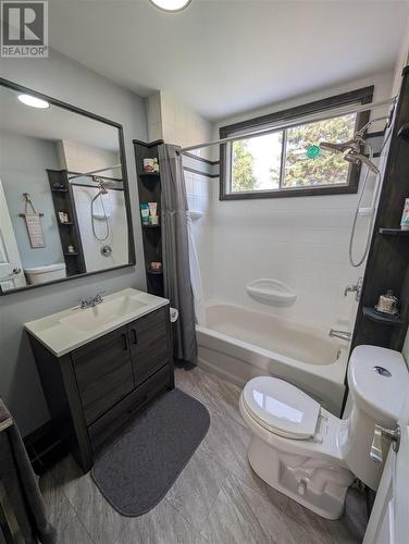 20 Second Ave, Wawa, ON - Indoor Photo Showing Bathroom