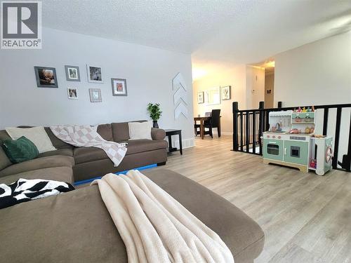 9521 87 Avenue, Grande Prairie, AB - Indoor Photo Showing Living Room