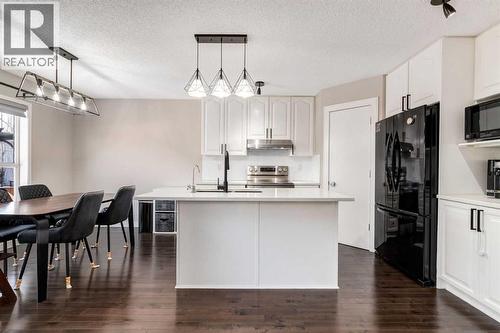 815 Tuscany Drive Nw, Calgary, AB - Indoor Photo Showing Kitchen