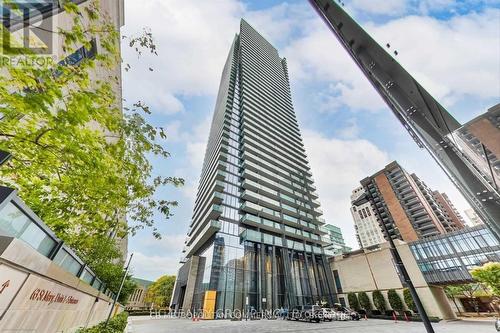 703 - 65 ST MARY STREET  Toronto, ON M5S 0A6