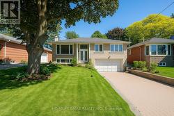 UPPER - 33 SUMNER HEIGHTS  Toronto, ON M2K 1Y2