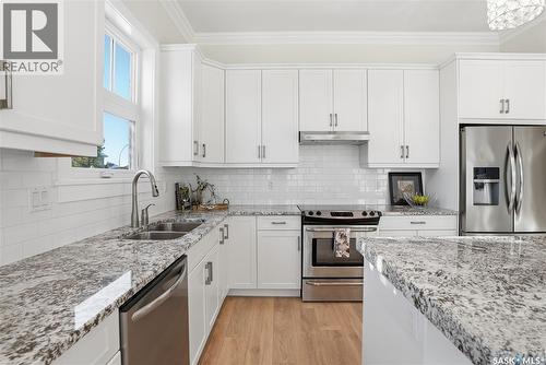 32 115 Meadows Boulevard, Saskatoon, SK - Indoor Photo Showing Kitchen With Double Sink With Upgraded Kitchen