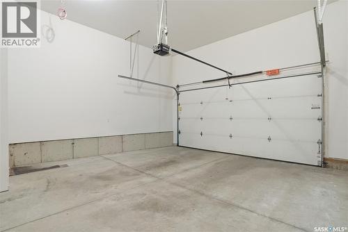 32 115 Meadows Boulevard, Saskatoon, SK - Indoor Photo Showing Garage