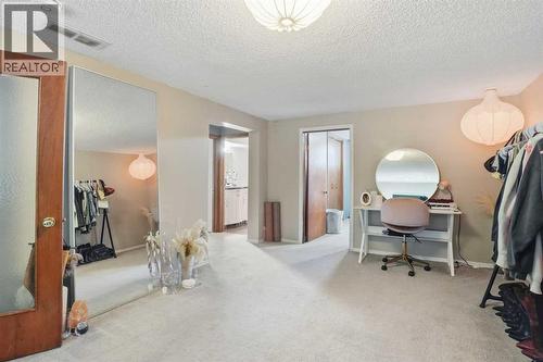 3003 25 Street Sw, Calgary, AB - Indoor